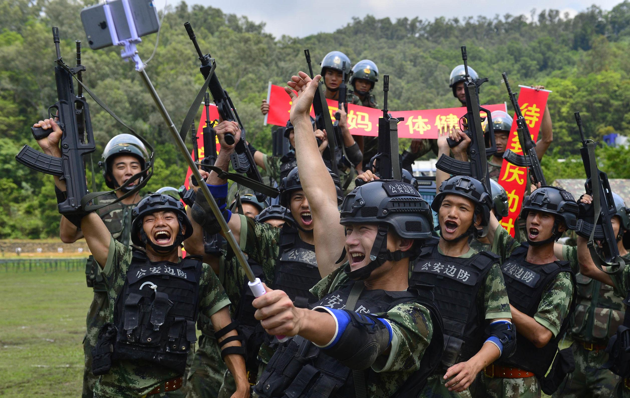 武警部队背景图片，荣耀与担当的象征，武警部队的荣耀与担当，背景图片诠释使命象征