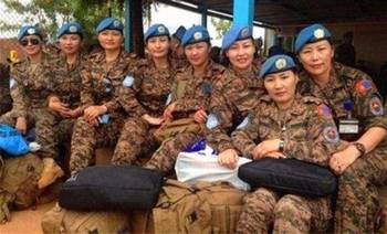 中国女兵身材的魅力与力量，中国女兵，魅力与力量的完美结合