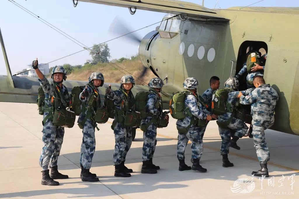 空降兵第15军的成立，历史沿革与荣耀使命，空降兵第15军，历史沿革与荣耀使命揭秘