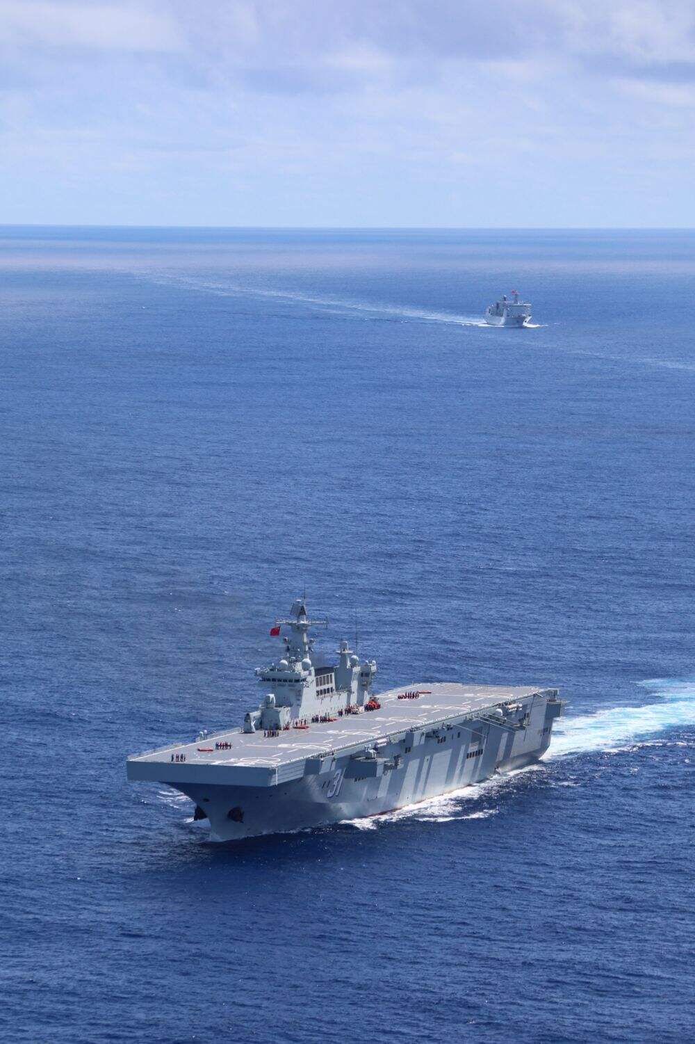 海南舰远海首秀，展现中国海军力量的崭新篇章，海南舰远海首秀，中国海军力量的全新篇章亮相