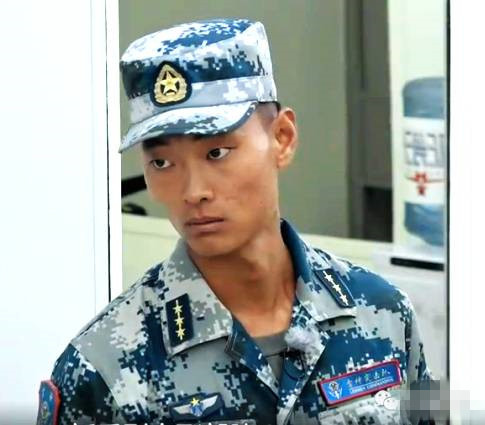 真正男子汉教官刘金沂，铁血柔情铸军魂，铁血教官刘金沂，柔情铸军魂的男子汉风采