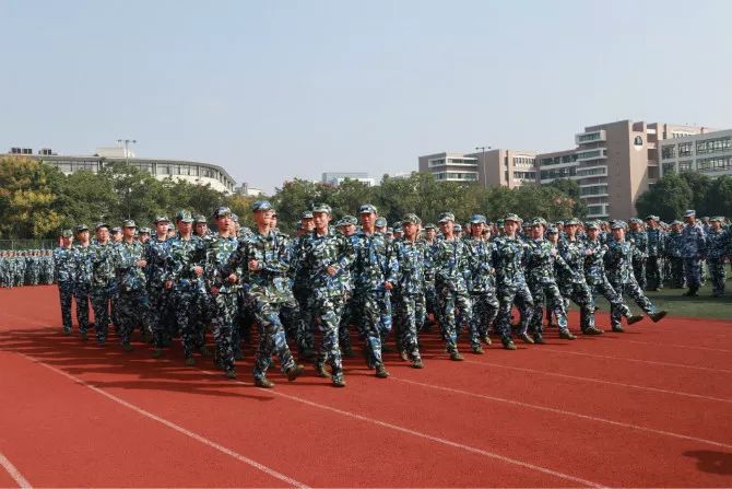 今天早上的阅兵仪式，壮丽盛大的国家展示，今日阅兵仪式，国家壮丽展示