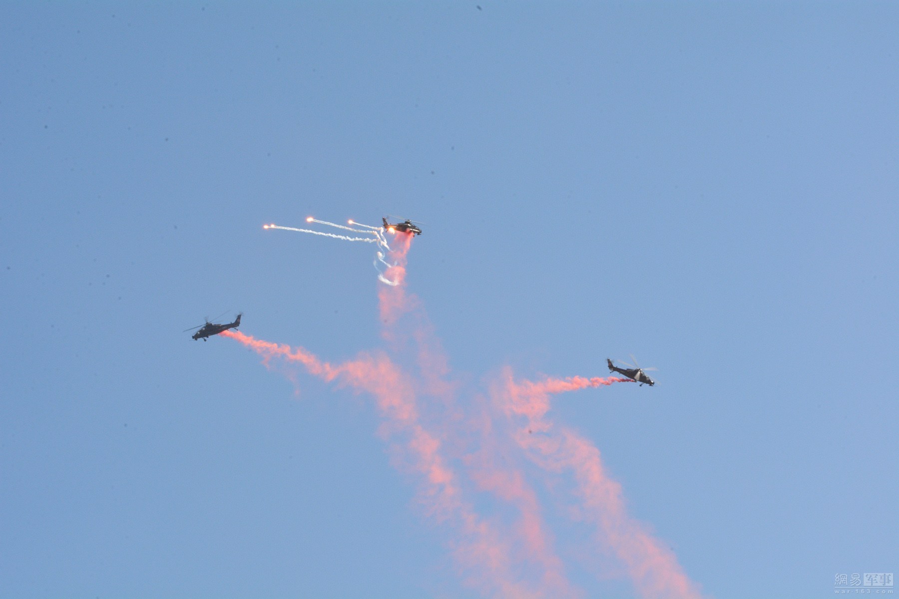 直-19飞行表演,展现空中力量的魅力,直-19飞行表演,展现空中力量的震撼魅力