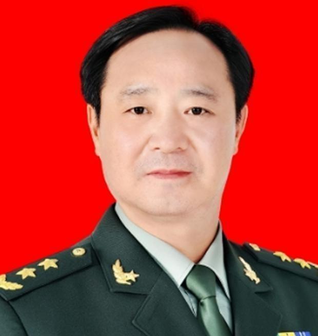 集团军司令与军长的区别，职责、权力与军事指挥体系中的差异，集团军司令与军长，职责、权力及军事指挥体系差异解析