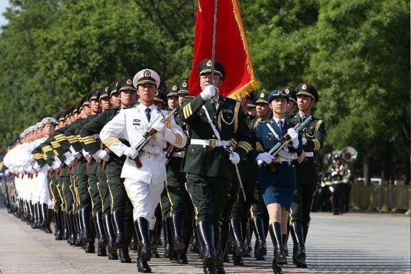 中国人民解放军仪仗队女兵亮相，新时代的荣耀与骄傲，中国人民解放军仪仗队女兵亮相，新时代的荣耀典范