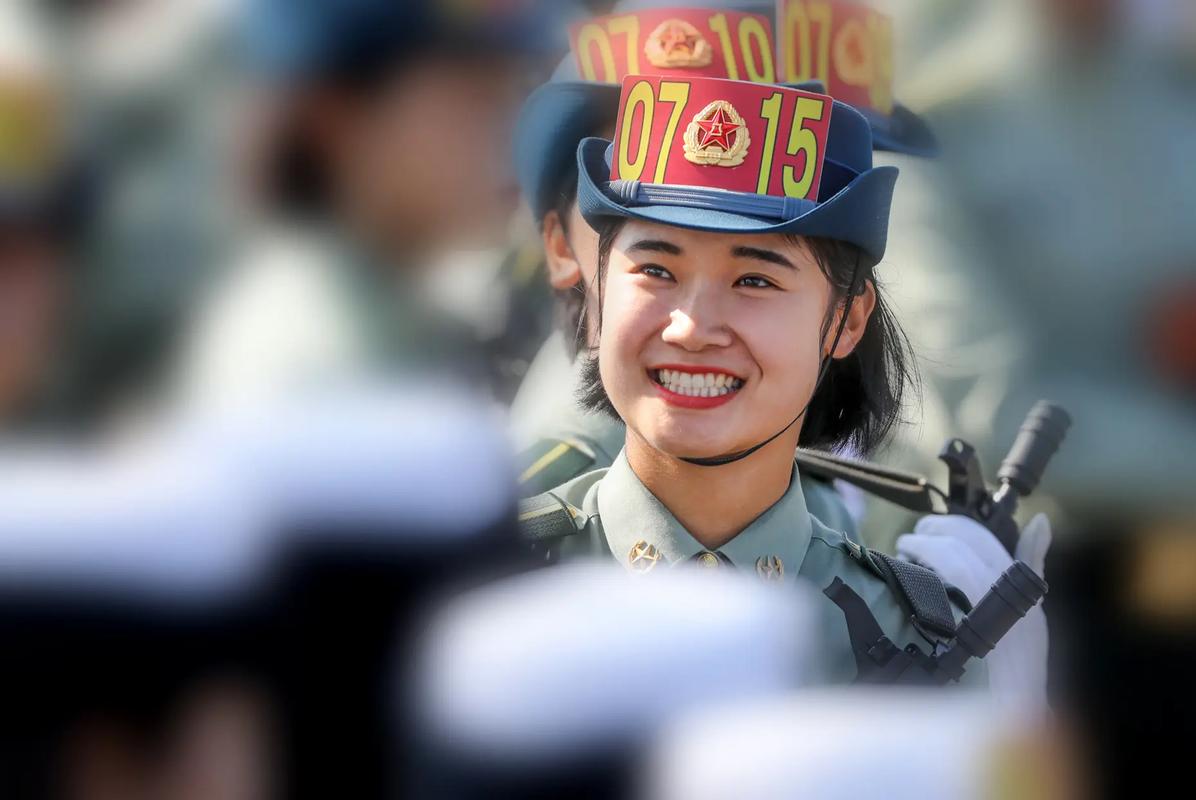 中国女兵图片，展现力量与荣耀的时代画卷，中国女兵风采，力量与荣耀的时代画卷图片展