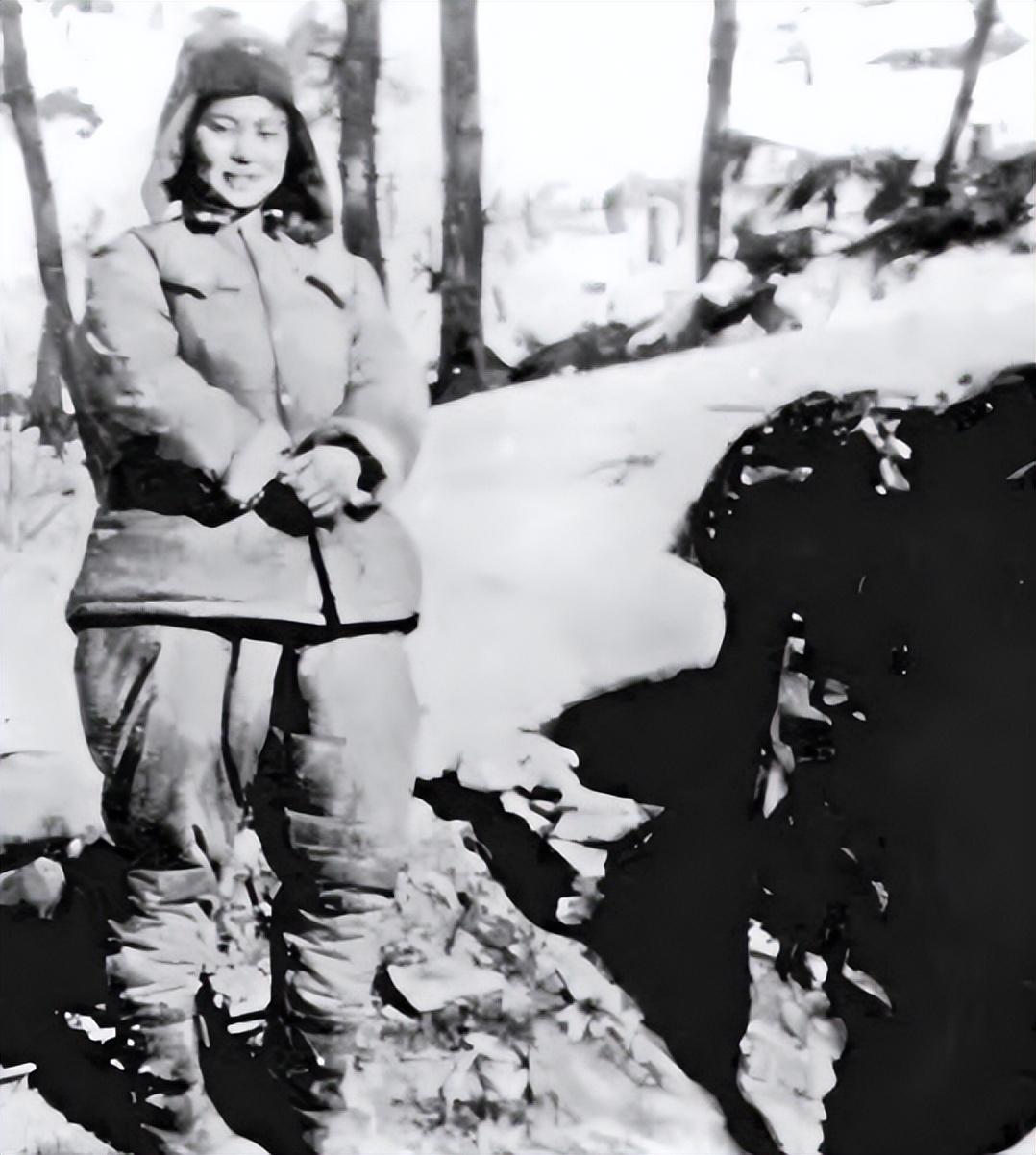 美国阅兵中的女兵仪仗队，力量与荣耀的象征，美国阅兵女兵仪仗队，力量与荣耀的璀璨展现