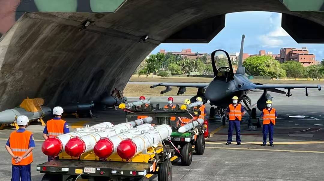美国援助中国的武器，历史、现状及其影响，美国援助中国的武器，历史、现状与影响探究