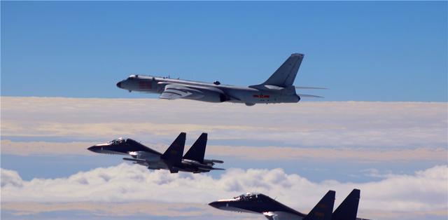 当今中国空军实力，蓬勃发展，展翅翱翔，中国空军实力蓬勃发展，展翅高飞