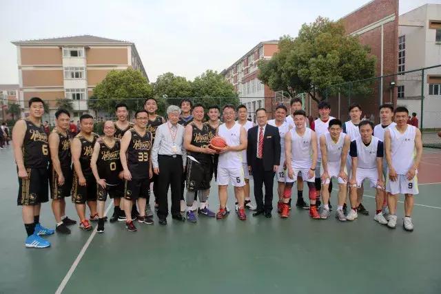 香港必中一组三中三，探索与启示，香港必中一组三中三，揭秘与深度启示