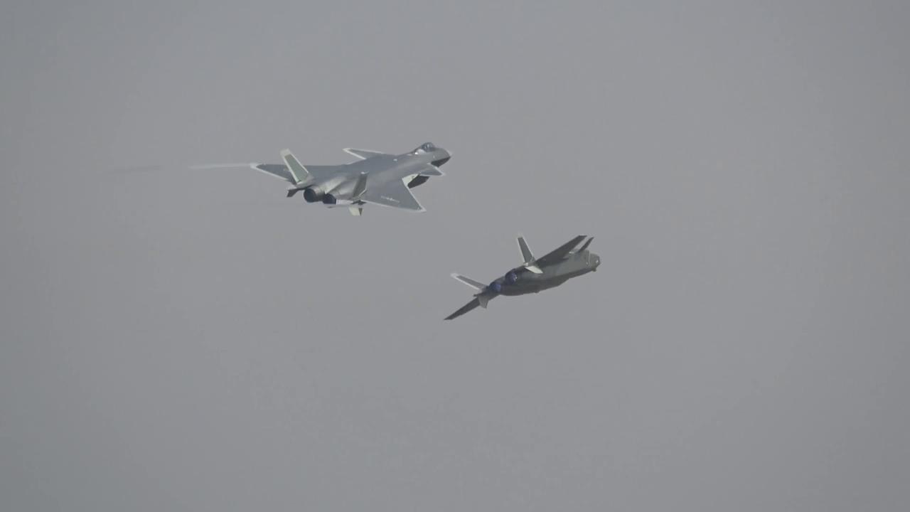 歼-18二次试飞成功，中国航空工业的里程碑事件，歼-18二次试飞成功，中国航空工业迈向新里程碑