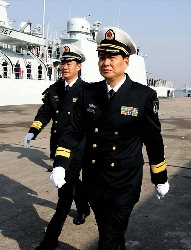 海军潘立新简介，一位海军将领的辉煌人生，海军将领潘立新的辉煌人生简介