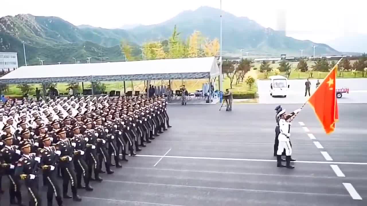 三军仪仗队与国旗护卫队正步之差异解析，三军仪仗队与国旗护卫队正步差异深度解析