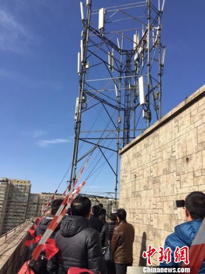 世界新闻报报道，基站辐射问题引发关注，基站辐射问题引发全球关注