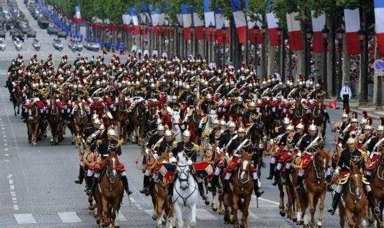 阅兵式，全球最精彩的几个国家阅兵展示，全球最震撼的阅兵式精彩瞬间展示