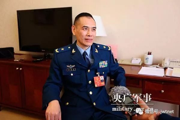 鞠新春，一位引领时代的杰出人物，鞠新春，时代引领者的杰出风采