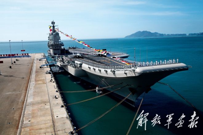 山东舰参加军演，展现中国海军力量的崛起，山东舰参演展现中国海军力量的崛起与自信