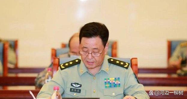集团军副参谋长是什么级别？解析其职责与地位，集团军副参谋长的级别、职责与地位解析