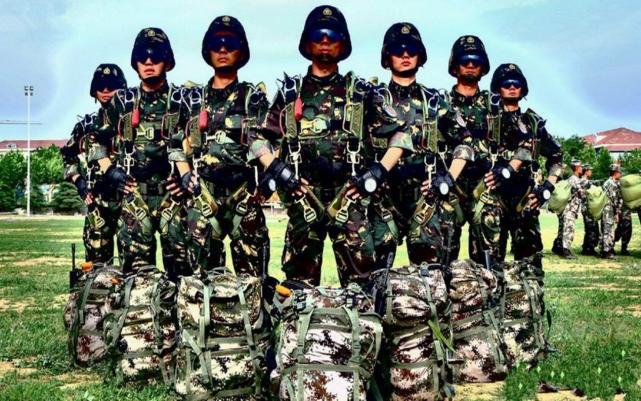 蛟龙突击队与海豹突击队，巴西军演背后的故事，揭秘军演背后的故事，蛟龙突击队与海豹突击队在巴西的联合行动