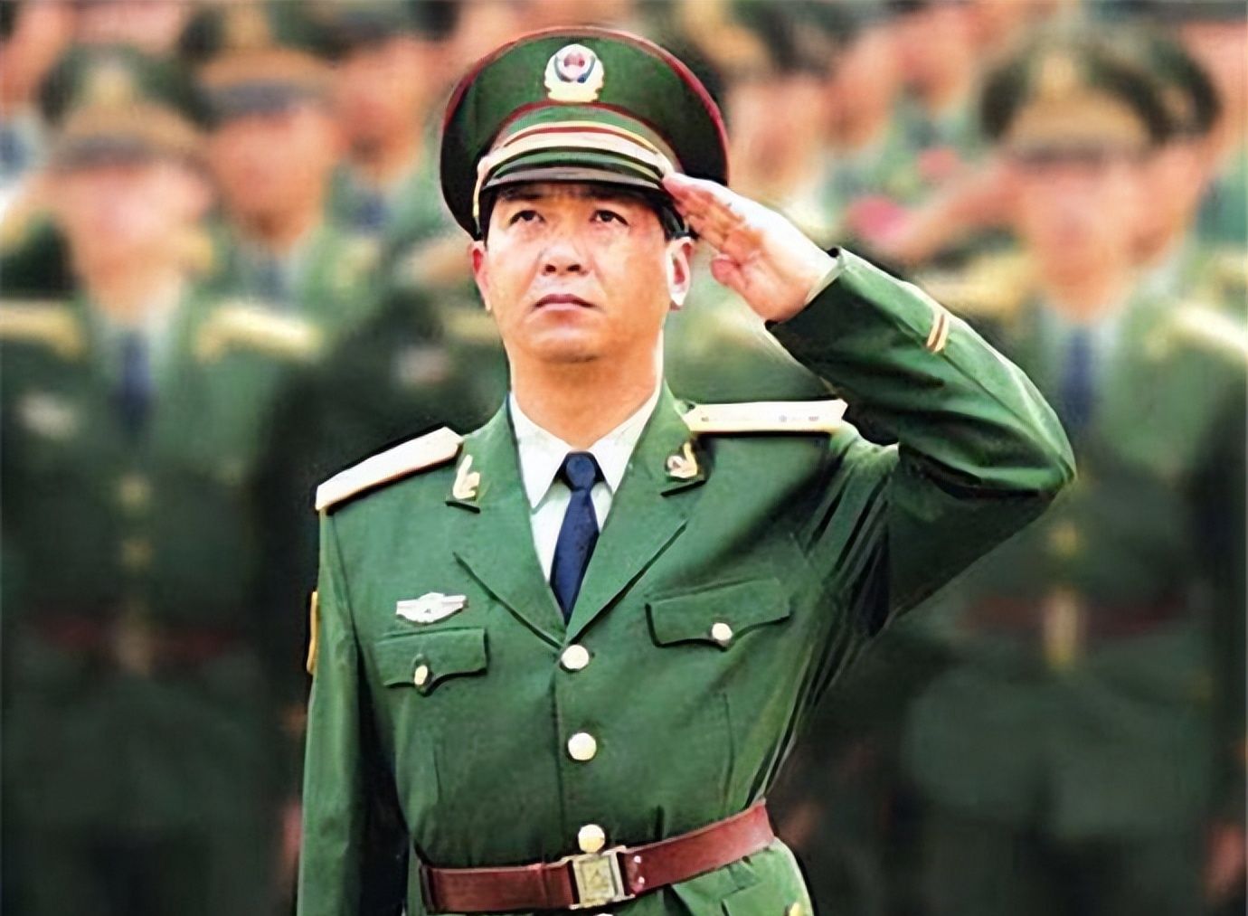 丁晓兵的军人世家背景，荣耀的传承与责任的担当，丁晓兵，军人世家荣耀的传承与责任担当