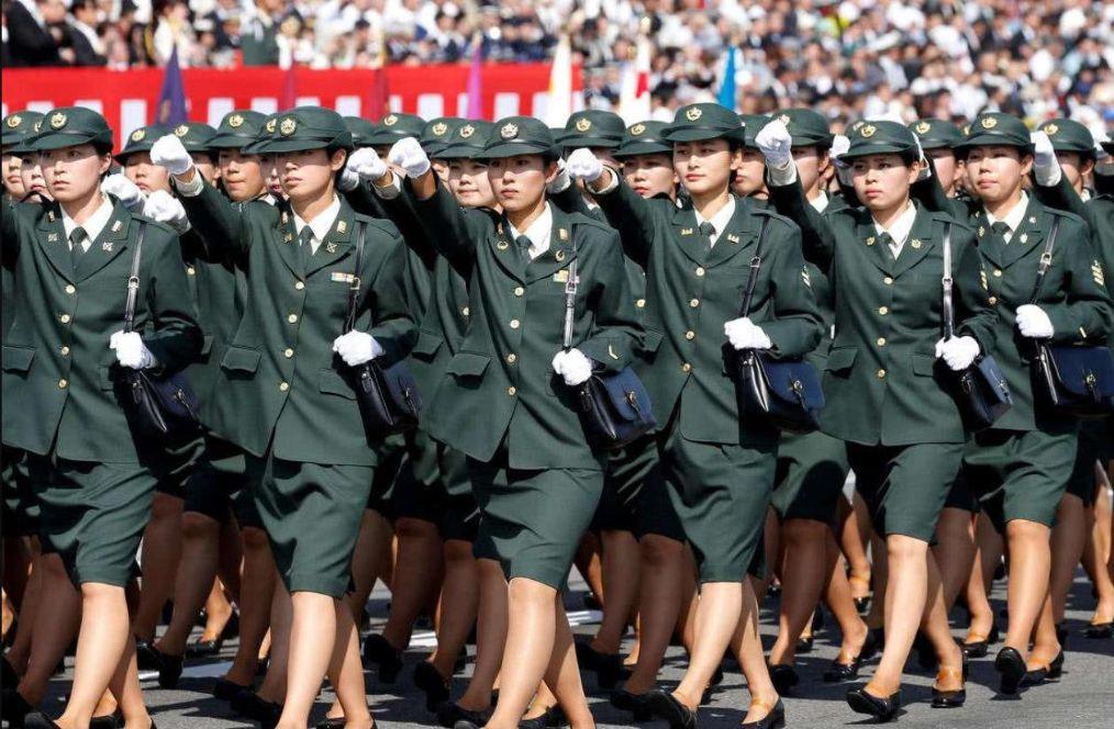 中国小女兵图片大全，展现新时代巾帼英雄风采，中国小女兵图片展示，新时代巾帼英雄风采
