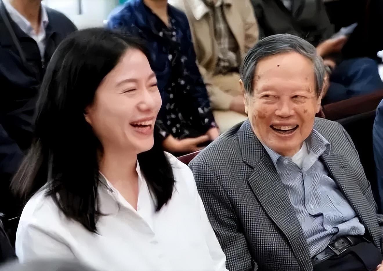 揭秘翁帆，传闻中的特工身份背后的故事，翁帆特工身份揭秘，探寻背后的故事