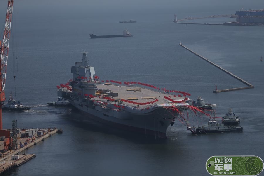 国产航母首次下水，中国海军新时代的里程碑，国产航母首次下水，中国海军迈入新时代的里程碑