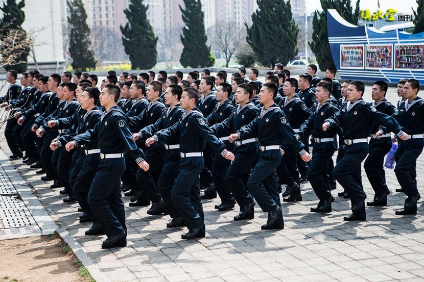 解放军海军潜艇学院，培养精英人才的摇篮，解放军海军潜艇学院，精英人才的培育摇篮