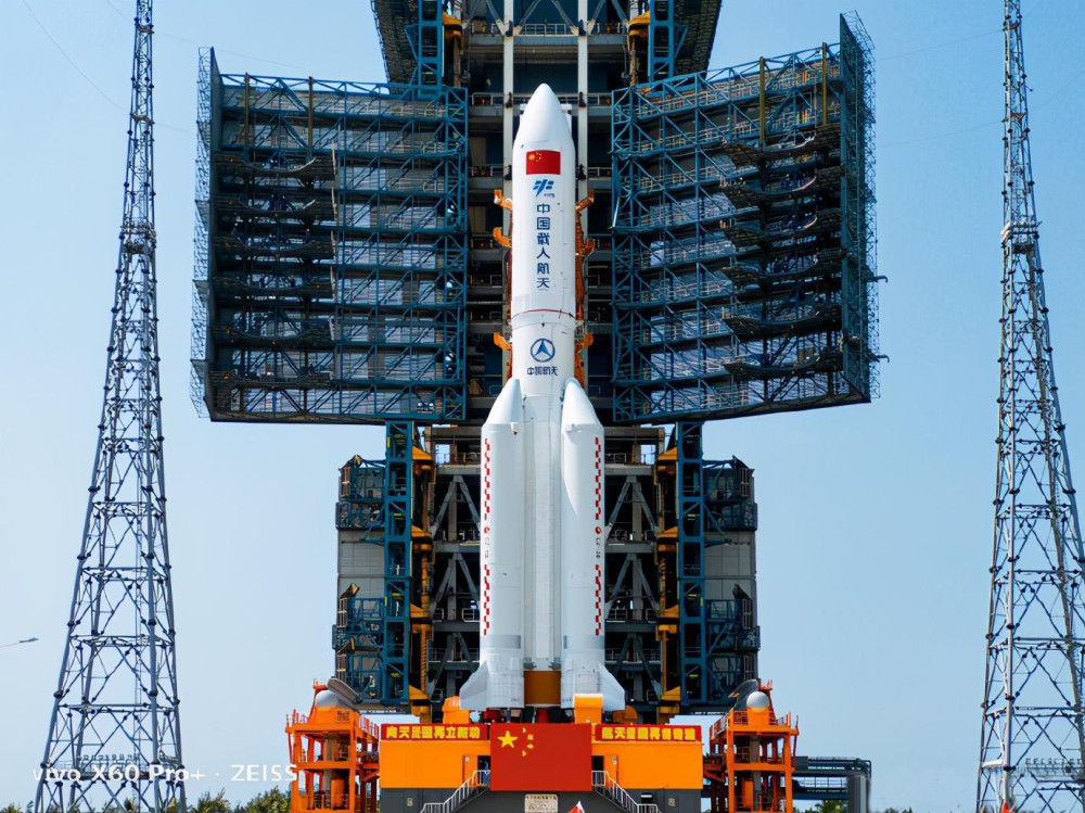 长征五号遥二运载火箭，探索宇宙的先驱力量，长征五号遥二运载火箭，探索宇宙的先锋力量