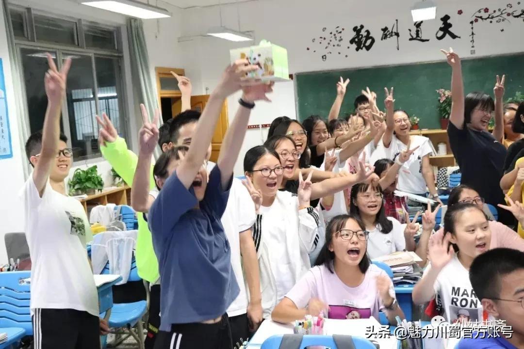 新闻摘抄，科技巨头引领未来，人工智能发展迈入新阶段，科技巨头引领未来，人工智能迈入新阶段发展