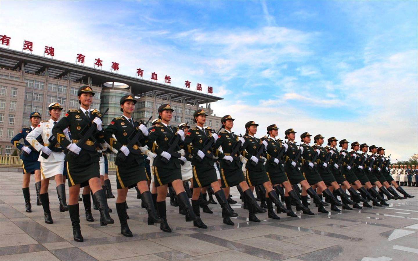 解放军女兵仪仗队完整版，荣耀与力量的展现，解放军女兵仪仗队全景展示，荣耀与力量的璀璨瞬间