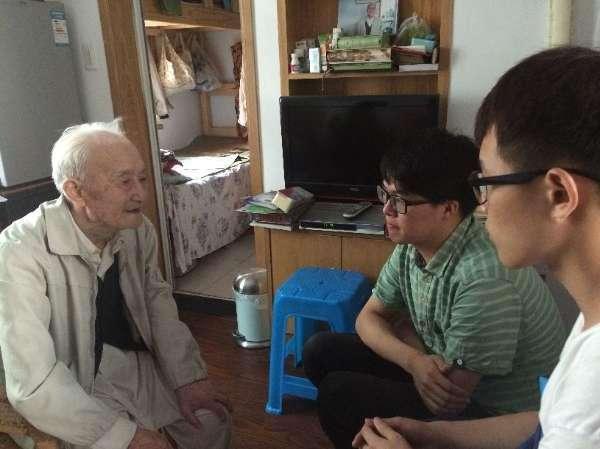 裤裆掏手榴弹是谁的英勇瞬间？，裤裆掏手榴弹瞬间，英勇行为的揭秘
