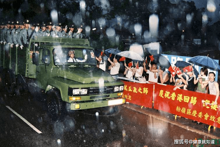 解放军进驻澳门二十周年，岁月见证历史画面，解放军进驻澳门二十周年，岁月见证下的历史画面
