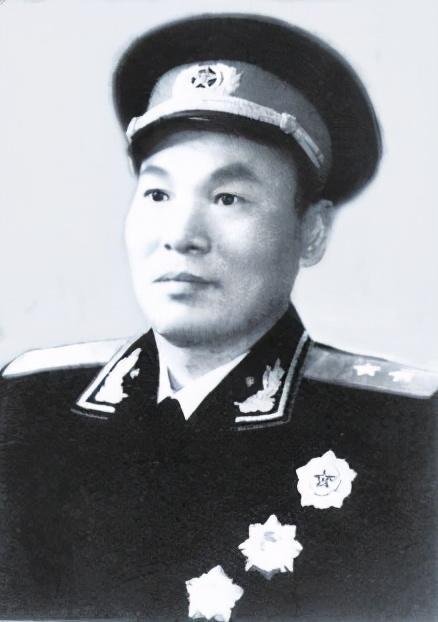 八一勋章每月补助多少钱，解读勋章背后的荣誉与待遇，八一勋章背后的荣誉与待遇，每月补助金额解读