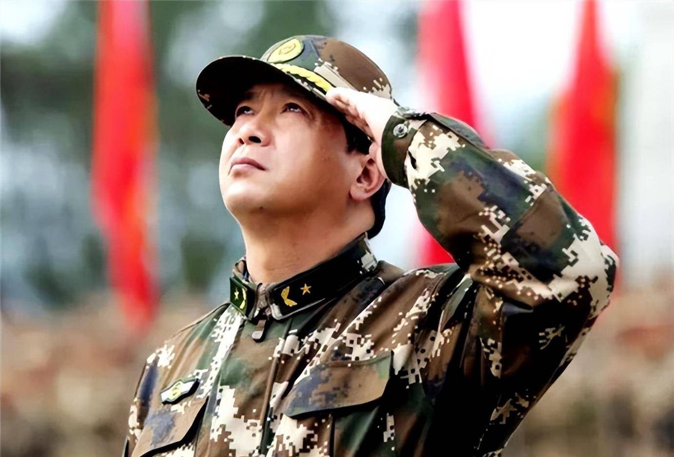 独臂英雄丁晓兵，战场上的坚韧与荣耀，独臂英雄丁晓兵，战场上的坚韧与荣耀之路