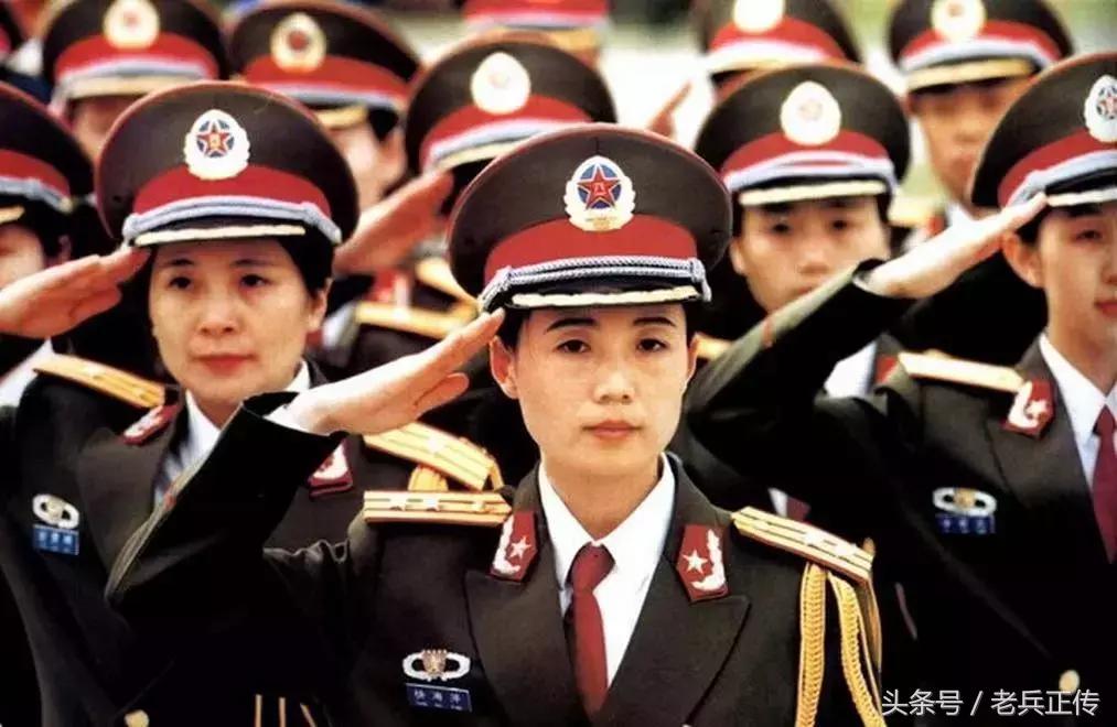 陆军军礼服，荣耀的象征与时代的印记，陆军军礼服，荣耀的象征与时代印记的交汇