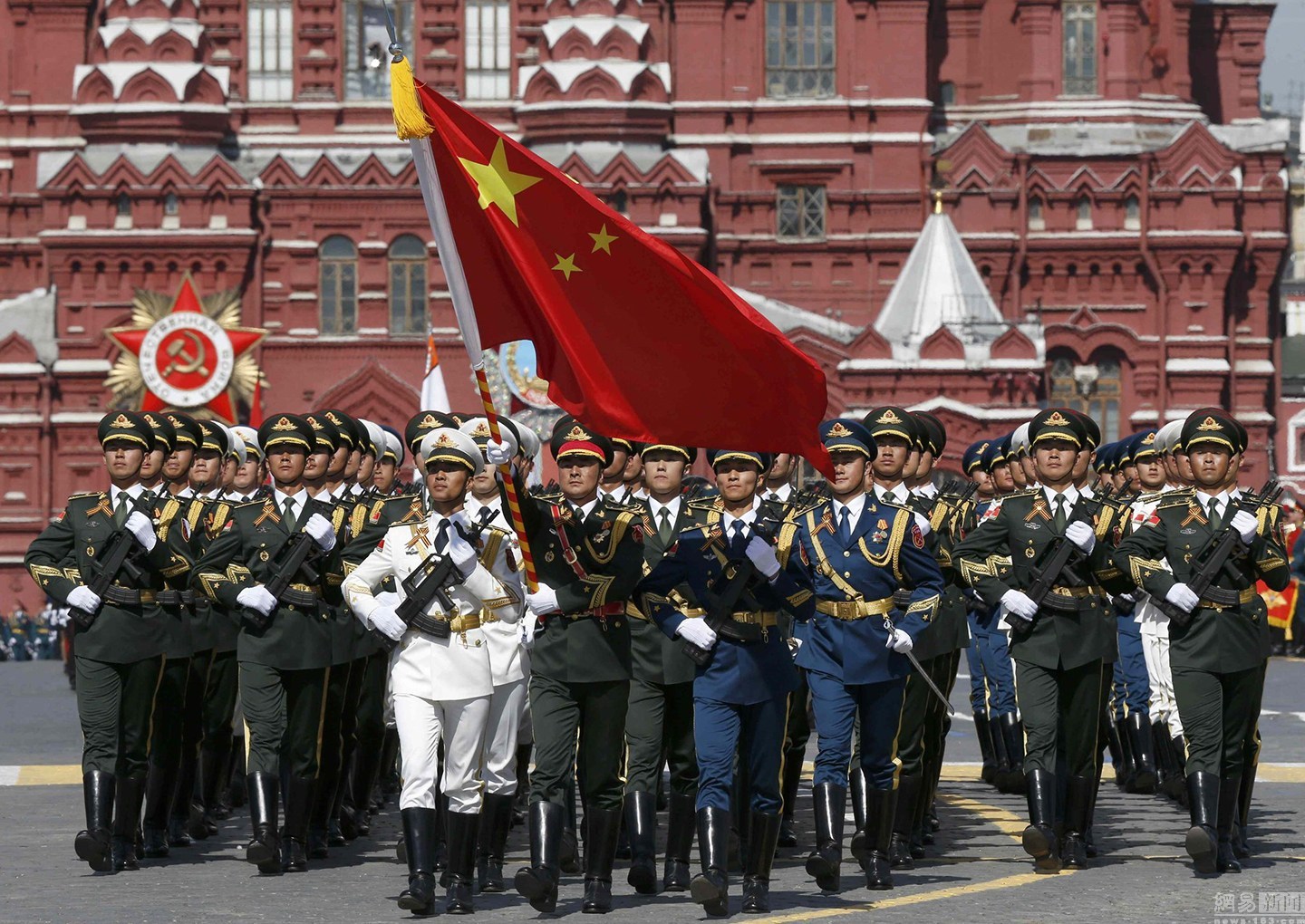 莫斯科两次红场阅兵，历史、意义与现代演绎，莫斯科红场阅兵的过去与现在，历史意义与现代演绎