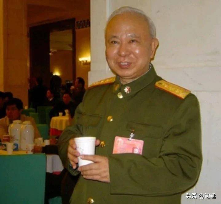 荣耀与责任并存/并重