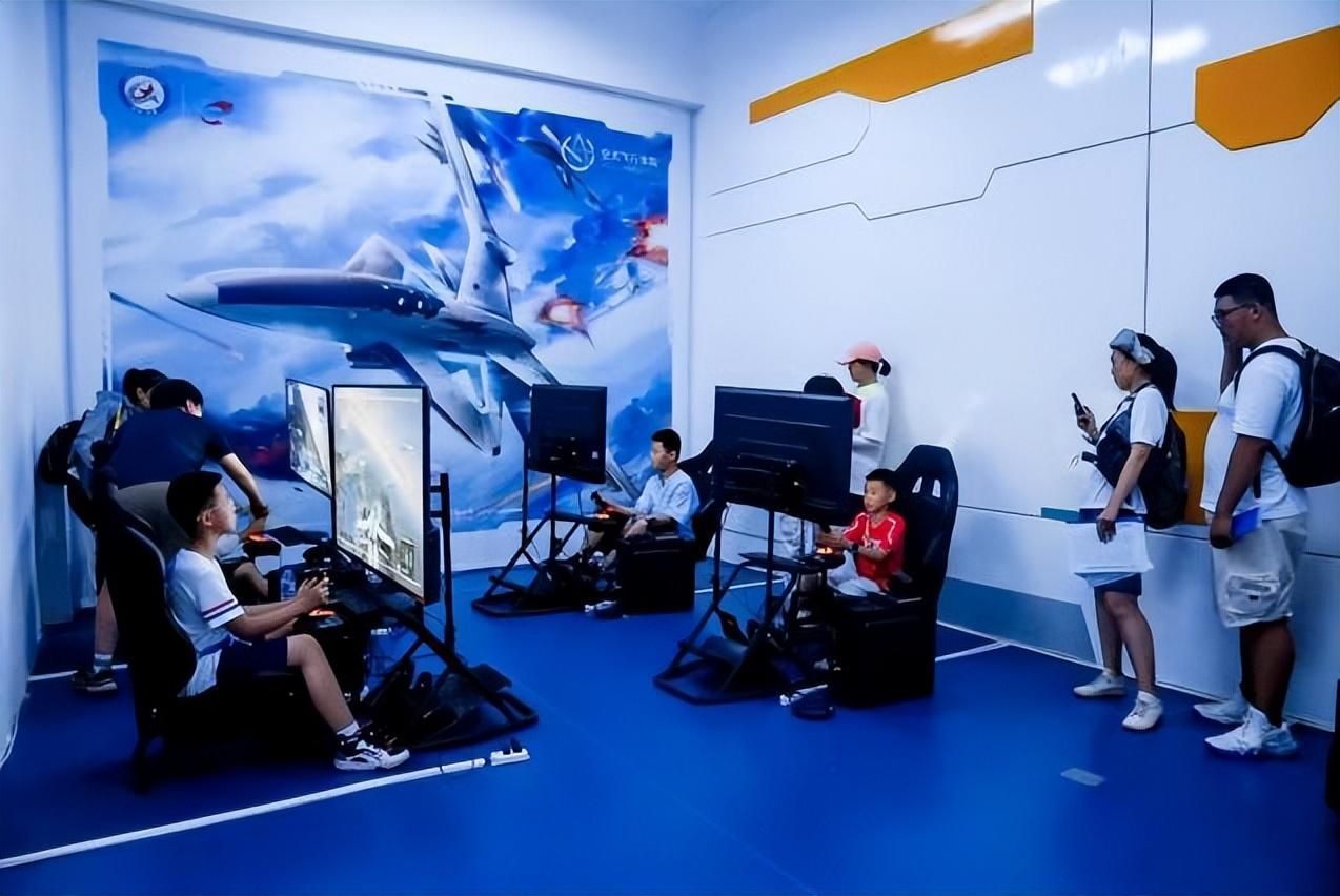 中国空军航空大学开放，展现新时代军事教育的风采，中国空军航空大学展现新时代军事教育风采，开放日活动盛大开启