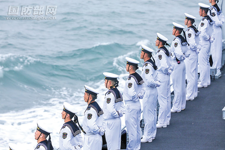 海军70周年阅舰式，壮丽盛况的现场视频回顾，海军70周年阅舰式壮丽盛况回顾，现场视频一览无余