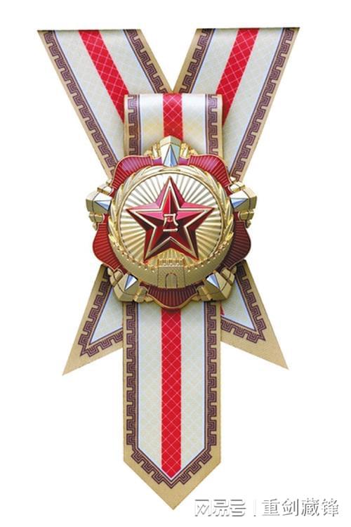 八一勋章被收回的人，一位英雄的真实故事，八一勋章背后的故事，一位英雄的真实历程与荣誉的失落