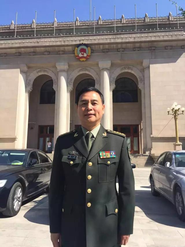 军事主持人关健简介，军事主持人关健，深度解析军事领域专家简介
