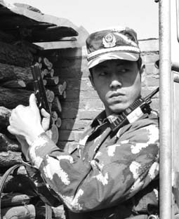 丁晓兵的事迹简介，一位英勇无畏的军人楷模，丁晓兵，英勇无畏的军人楷模事迹简介
