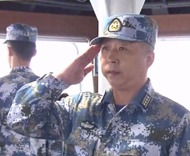 辽宁舰舰长的军衔与职责，辽宁舰舰长军衔与职责概述