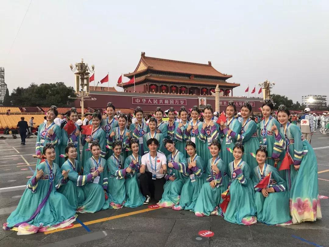 北舞70周年校庆盛典，一部时光流转的视频回忆，北舞时光流转，70周年校庆盛典视频回忆
