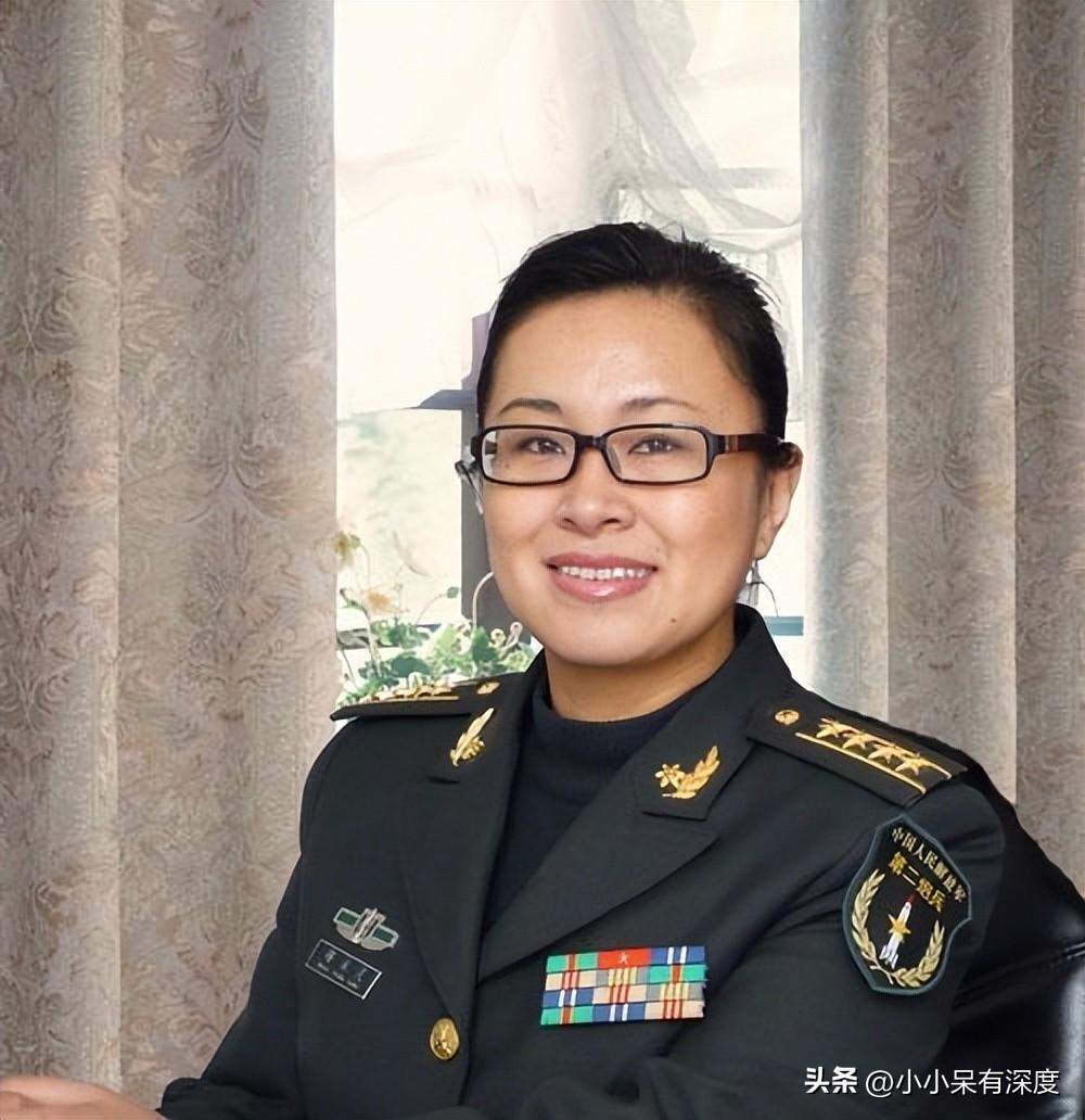 李莉国防大学头条号，深度解读军事知识，引领国防教育新潮流，李莉国防大学头条号，深度解读军事知识，引领国防教育风向标