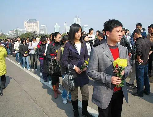 中央13台军事频道直播，展现军事力量，传递国家安全的声音，中央军事频道直播，展现军事力量，传递国家安全之声