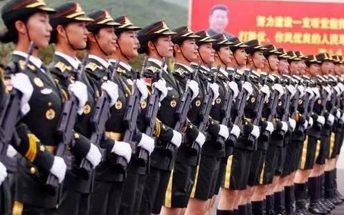 女兵程诚的生活照,坚韧与柔美的见证,女兵程诚的生活照,坚韧与柔美并存的见证