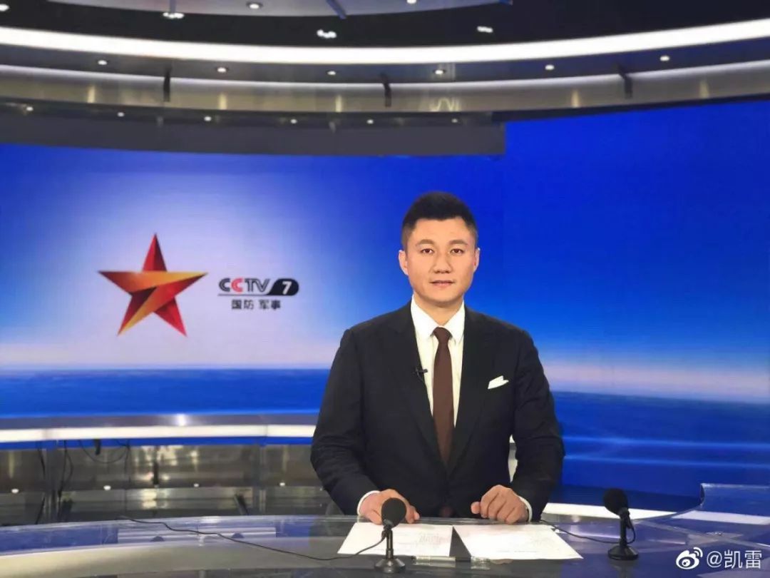 蓝浩，军事节目主持人的风采，蓝浩，军事节目主持人的魅力风采