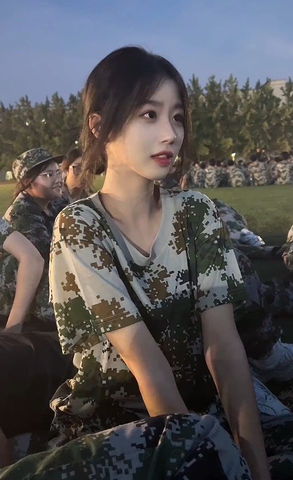 中国最美女军照片，展现英勇背后的柔情与魅力，中国最美女军照片，英勇背后的柔情魅力展示